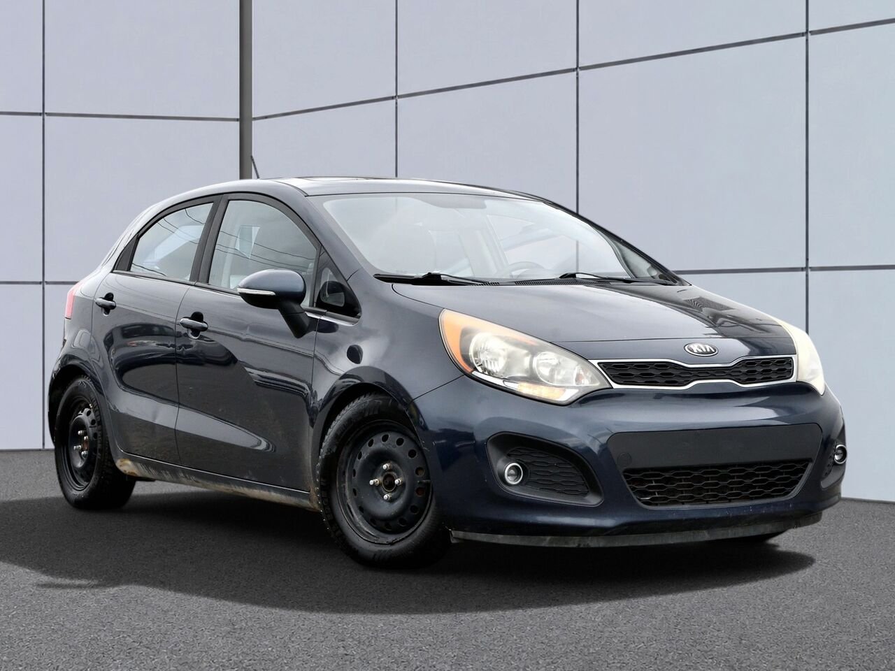 2013 Kia Rio Hayon 5 portes, boîte automatique EX Black Saint-Hyacinthe - photo #0