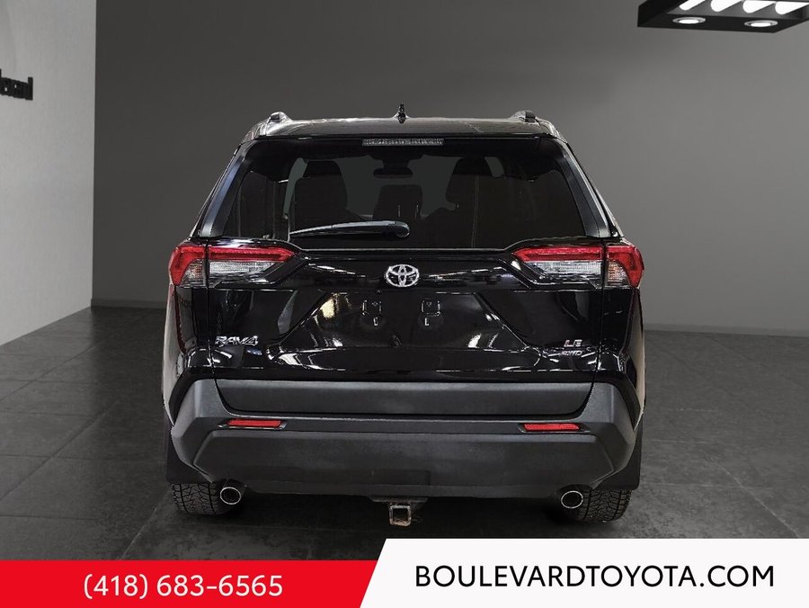 Toyota RAV4 LE, AWD 2019 Noir