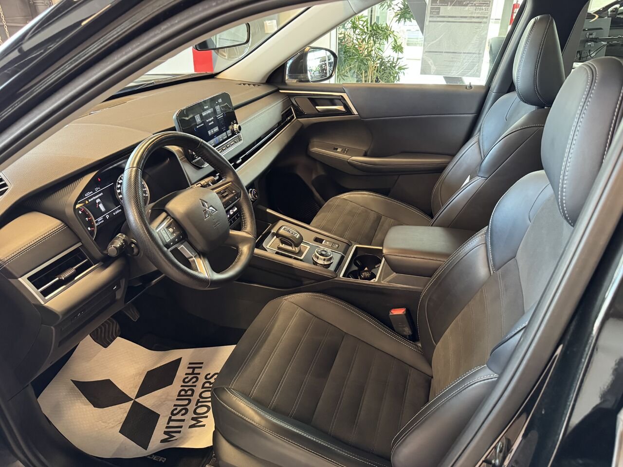 Mitsubishi Outlander 2024 Noir Saint-Eustache - photo #11