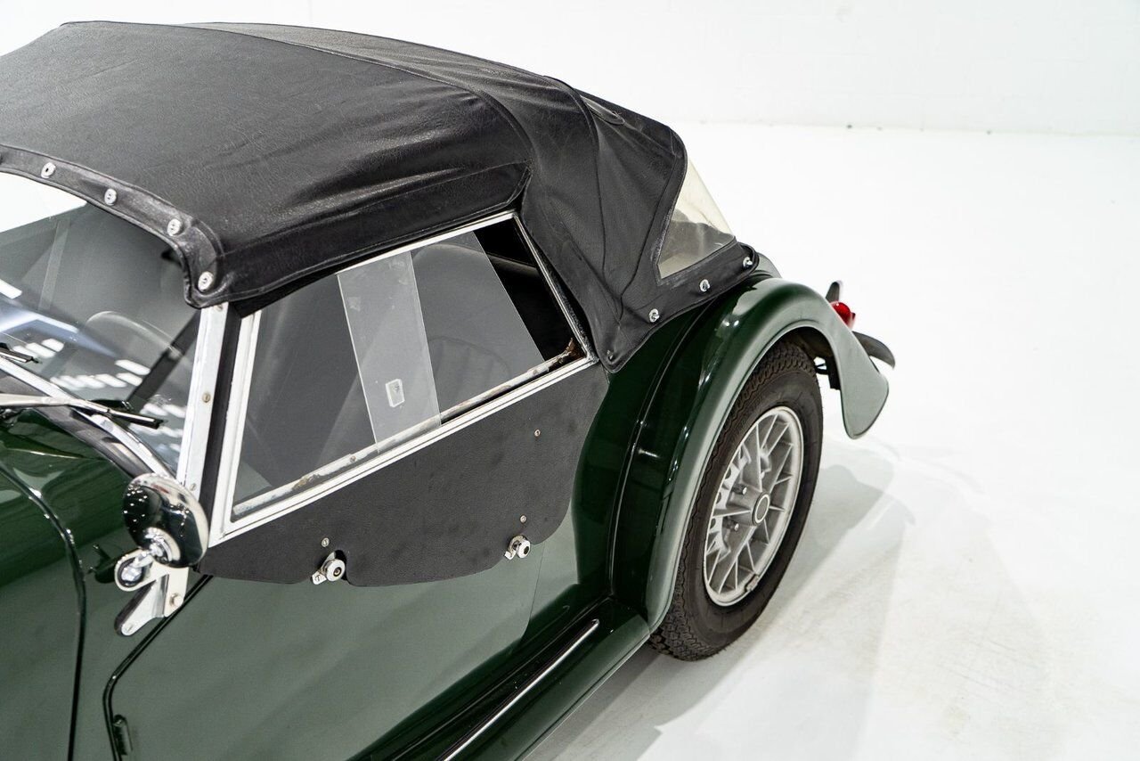 Morgan Plus 8 Unrestored with only 7137km (4435miles) | PRIX EN USD 1970 Vert Montréal - photo #36