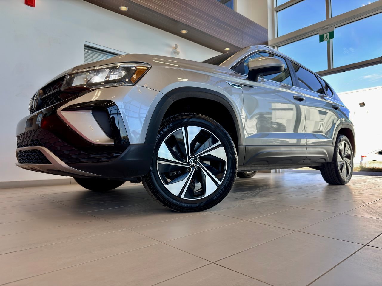 2023 Volkswagen Taos Blue Notre-Dame-des-Prairies - photo #2