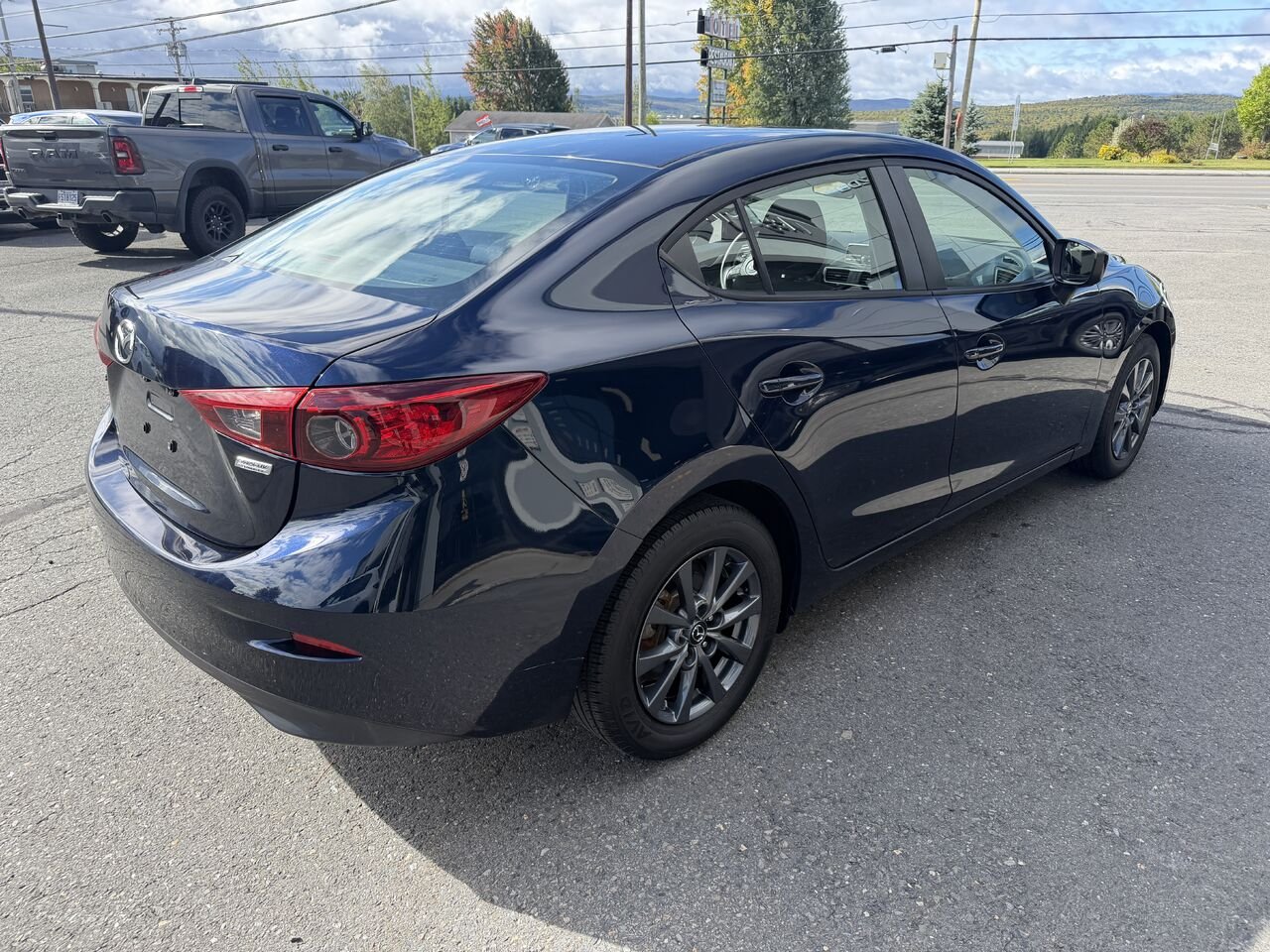 Mazda Mazda3 2015 Bleu Lac Mégantic - photo #4
