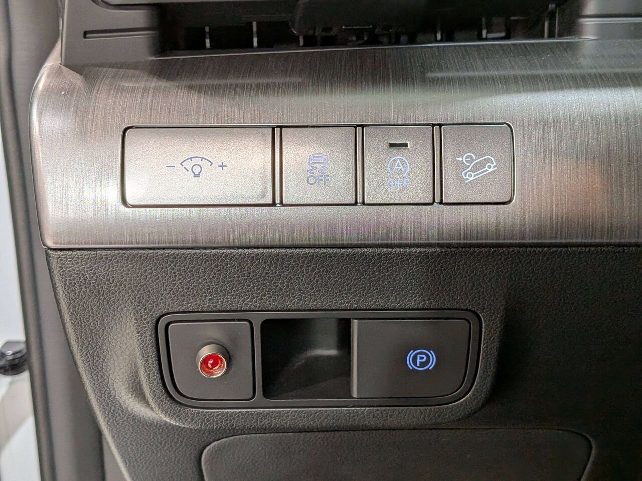 Hyundai Kona 2.0L Essential FWD 2024 Blanc Val-David - photo #28