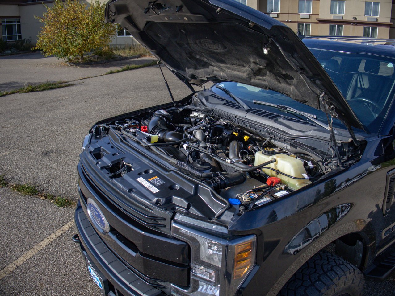 2019 Ford Super Duty F-350 SRW LARIAT 4WD Crew Cab 6.75' Box Black Sherwood Park - photo #4