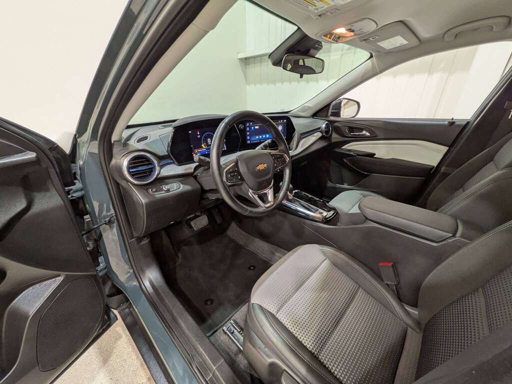 Chevrolet Trax FWD 4dr LT 2025 Gris Val-David - photo #9