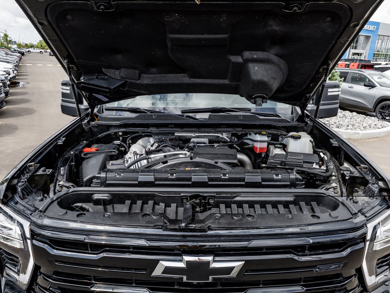 2024 Chevrolet Silverado 2500HD 4WD Crew Cab 159 LT Black Sherwood Park - photo #8