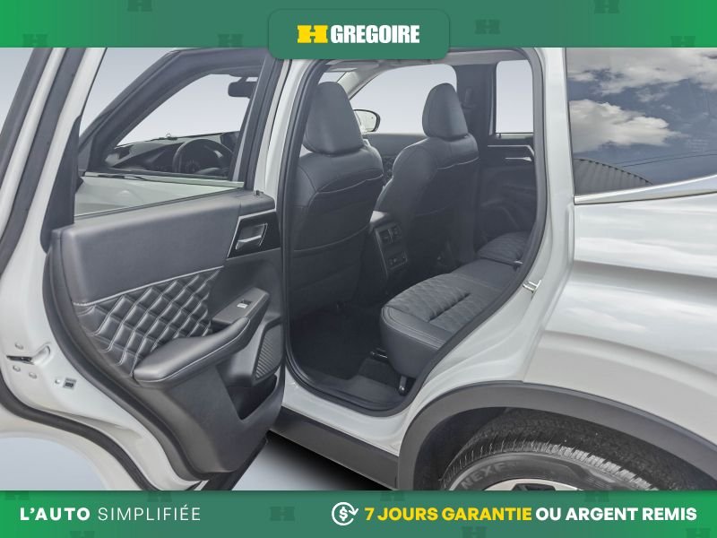 2024 Mitsubishi Outlander White Blainville - photo #21