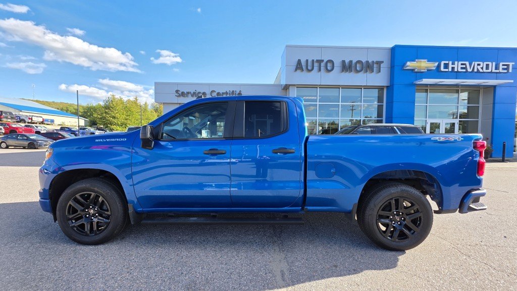 2023 CHEVROLET Silverado 1500 Custom 4X4 Blue Mont-Laurier - photo #13