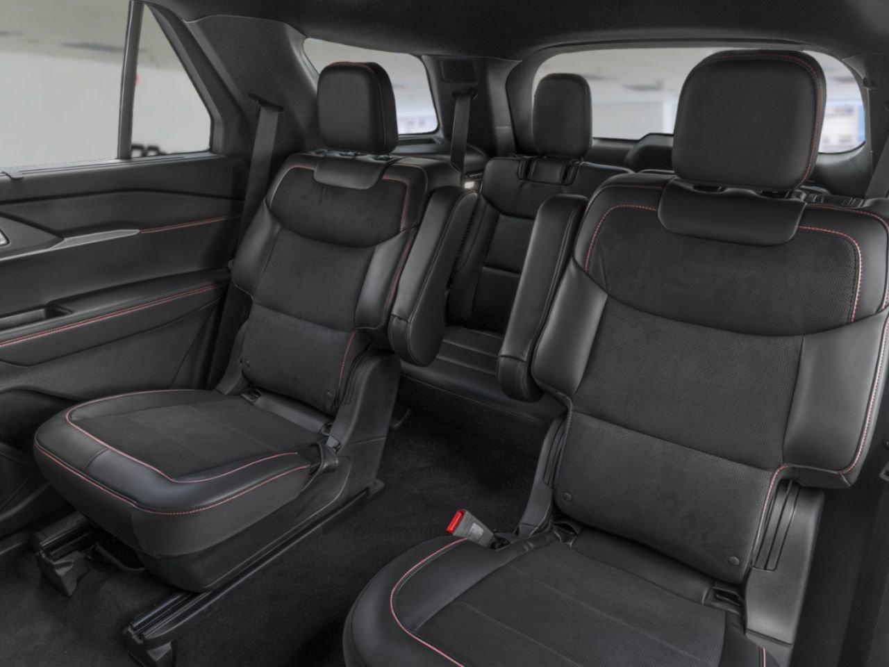 2026 Ford Explorer Space White Metallic Mont-Laurier - photo #9