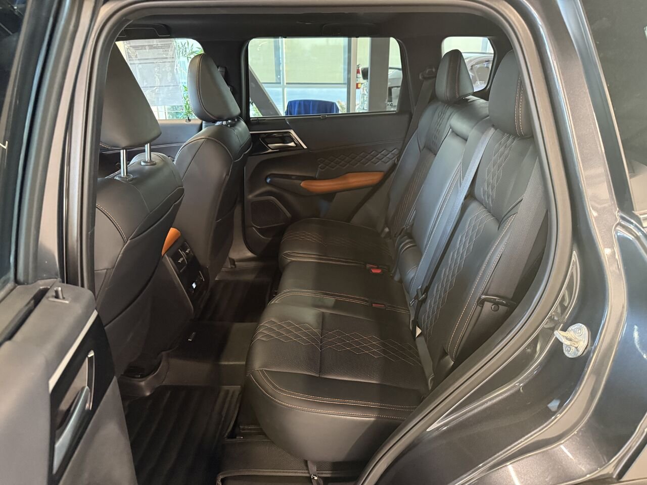 Mitsubishi Outlander 2024 Gris Saint-Eustache - photo #9