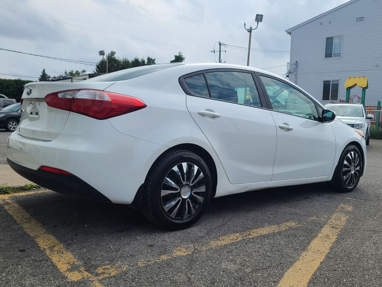 2015 Kia Forte White  - photo #5