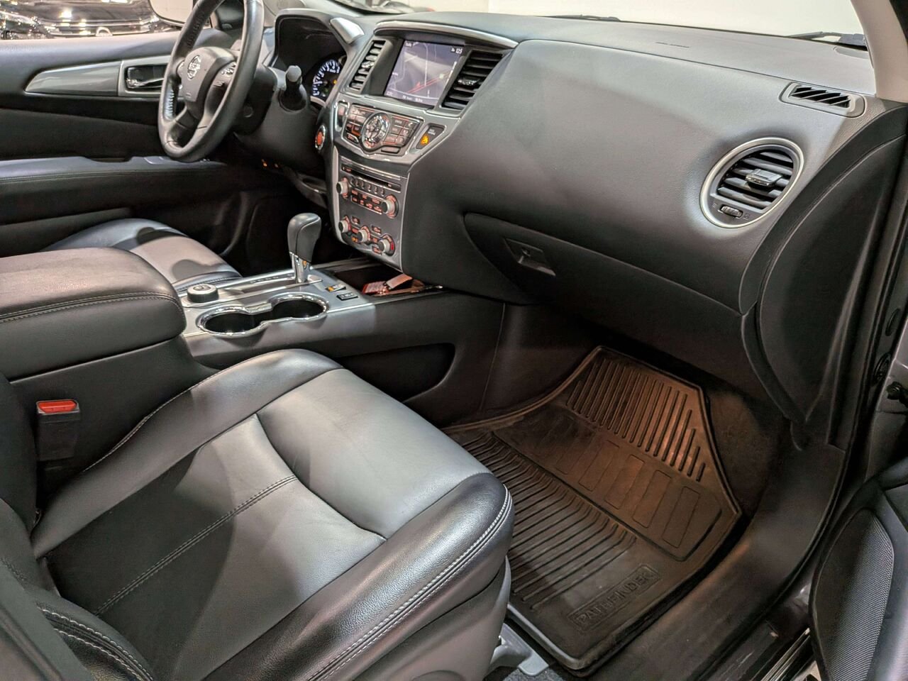 Nissan Pathfinder 2020 Gris Val-David - photo #15