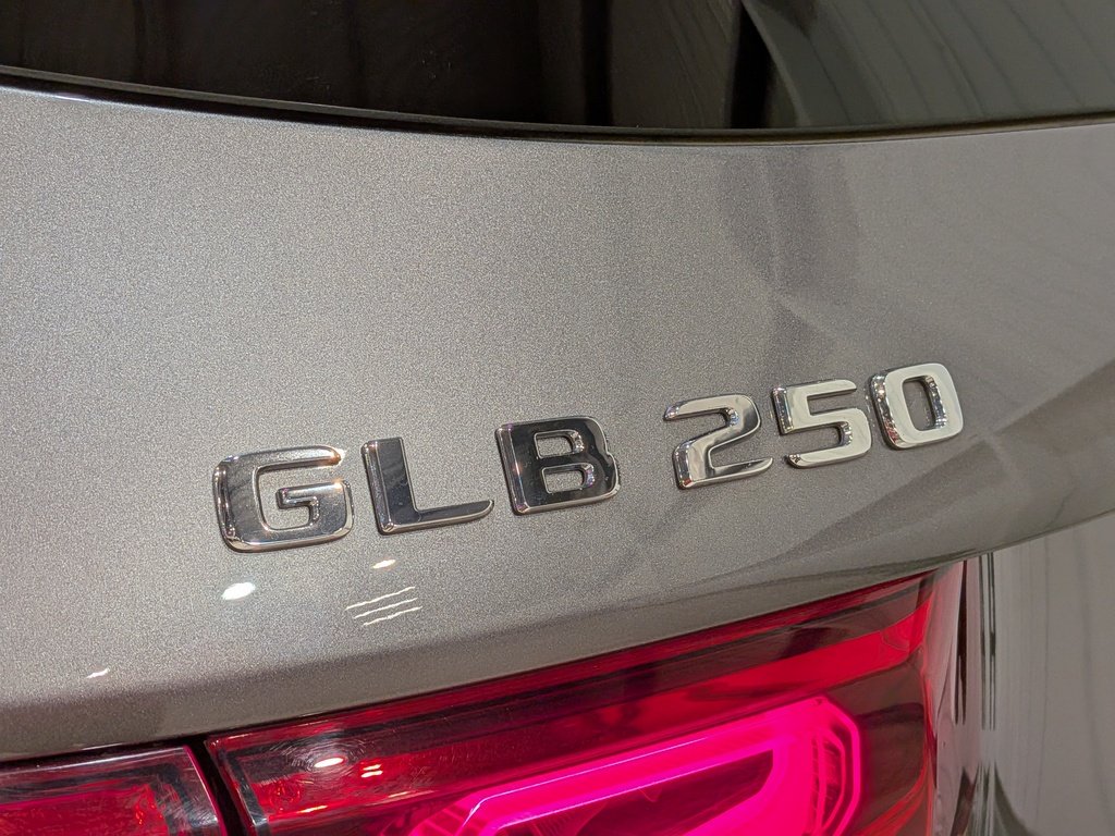 2020 Mercedes-Benz GLB GLB 250 4MATIC SUV Silver Val-David - photo #34