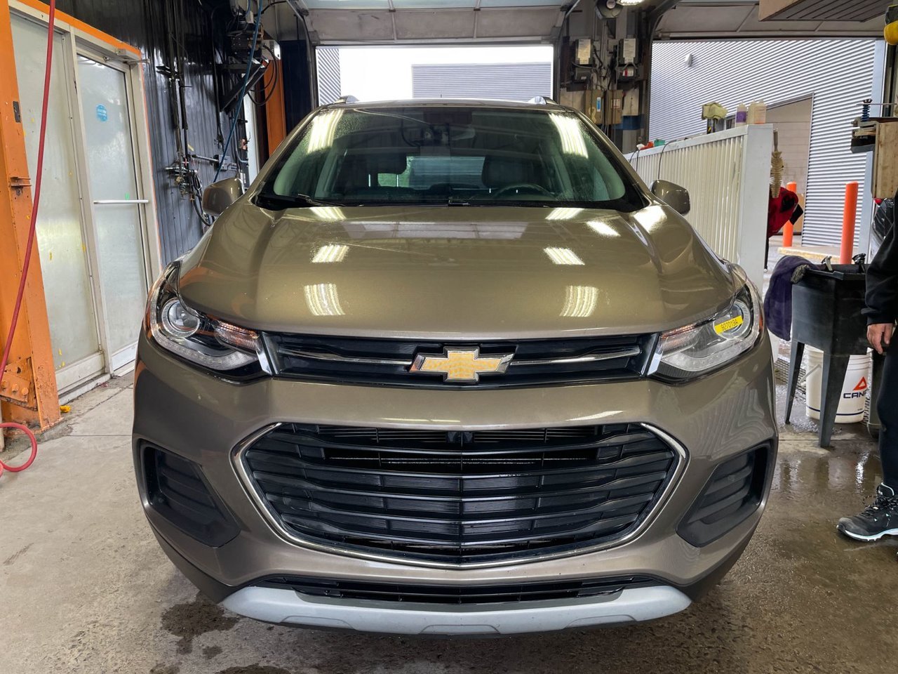 Chevrolet Trax LT AWD *SIEGES CHAUFF* CARPLAY *DEM DISTANCE* USB 2021 Gris Saint-Jérôme - photo #3