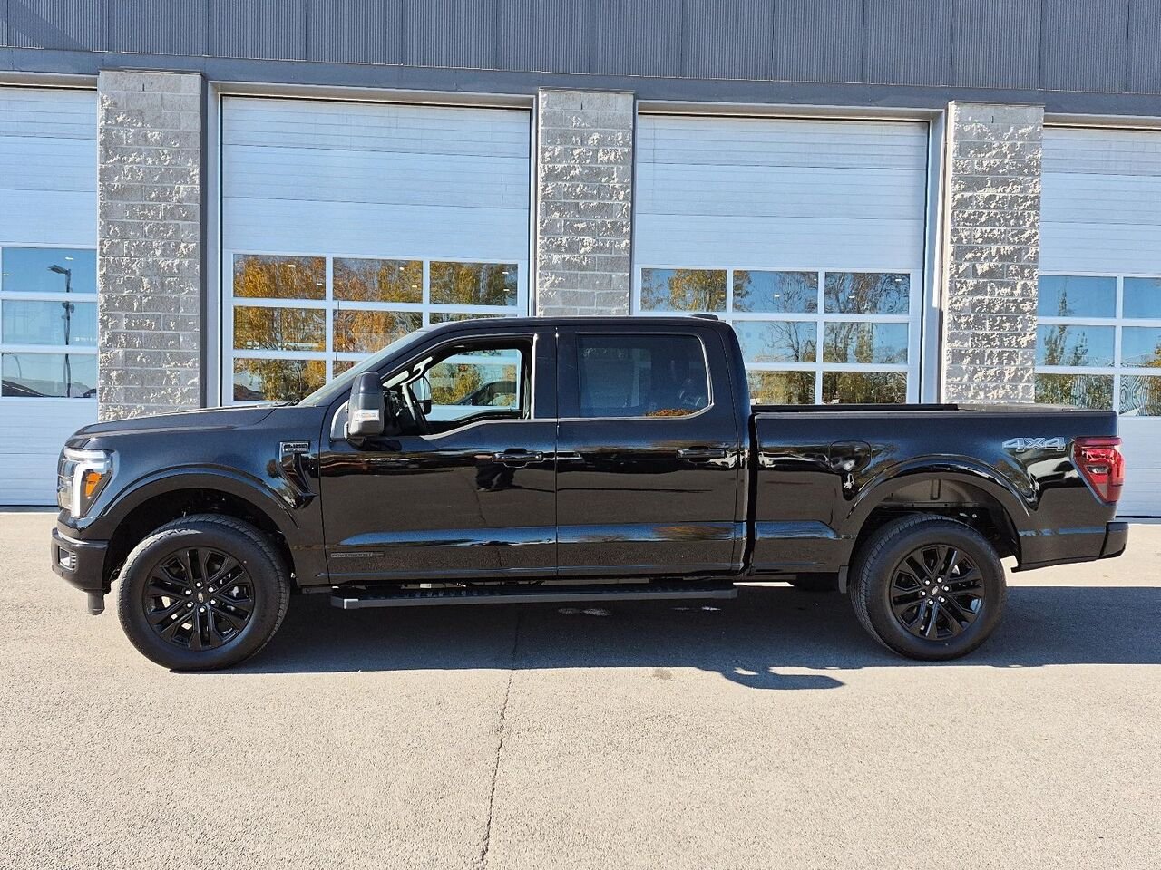 Ford F-150 2F412 | LARIAT 2026 Noir agate métallisé Saint-Jérôme - photo #2