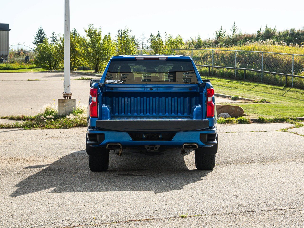 2022 Chevrolet Silverado 1500 4WD Crew Cab 147 RST Blue Sherwood Park - photo #15