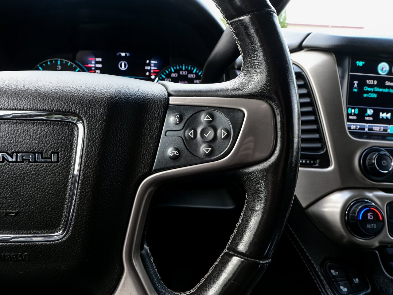 2017 GMC Yukon XL 4WD 4dr Denali Black Sherwood Park - photo #25
