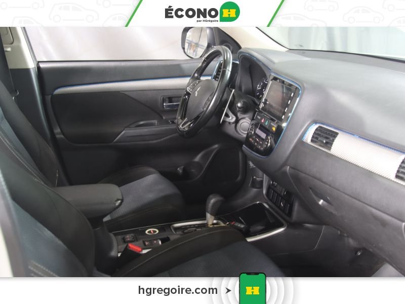 Mitsubishi Outlander 821724 | SE A/C TOIT GR ELECT MAGS 7 PASSAGERS 2017 Blanc Laval - photo #25