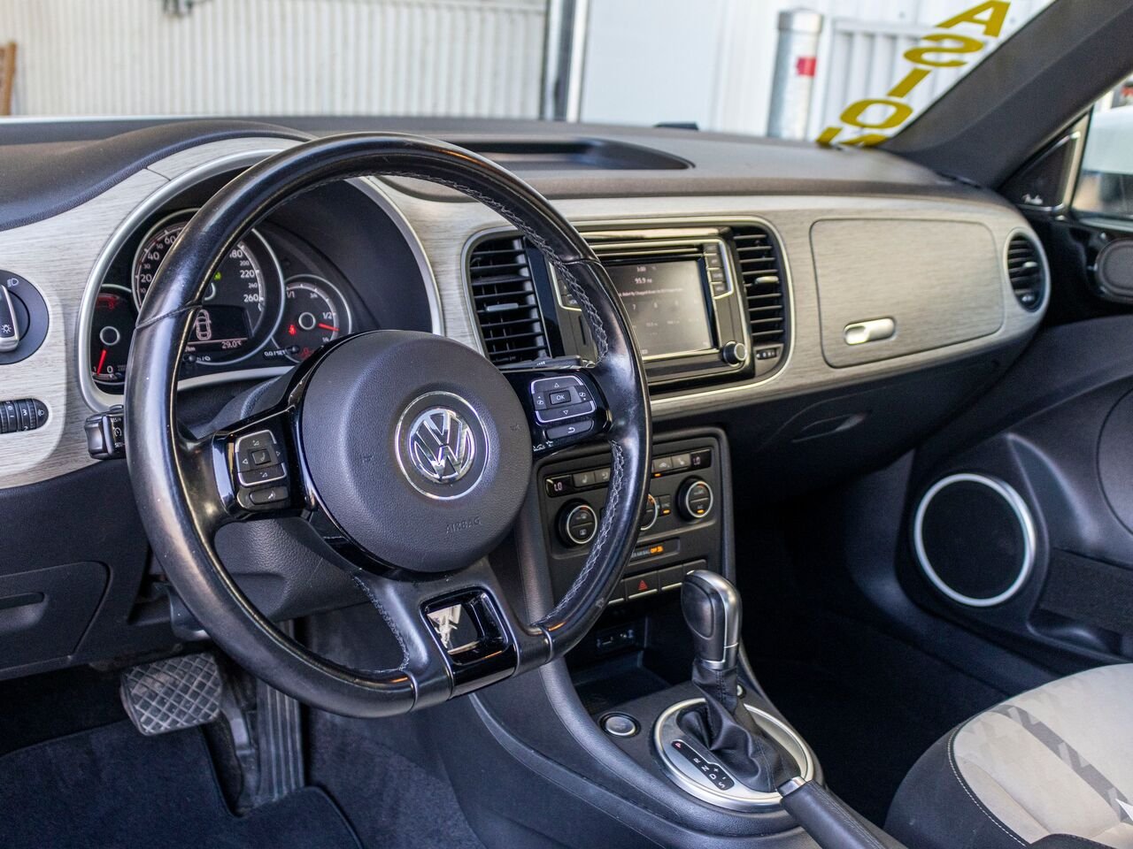 Volkswagen Beetle Coupe Coast avec boîte automatique 2018 Blanc Châteauguay - photo #7