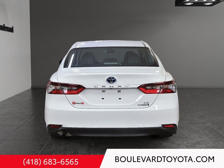 Toyota Camry HYBRIDE LE 2022 Blanc