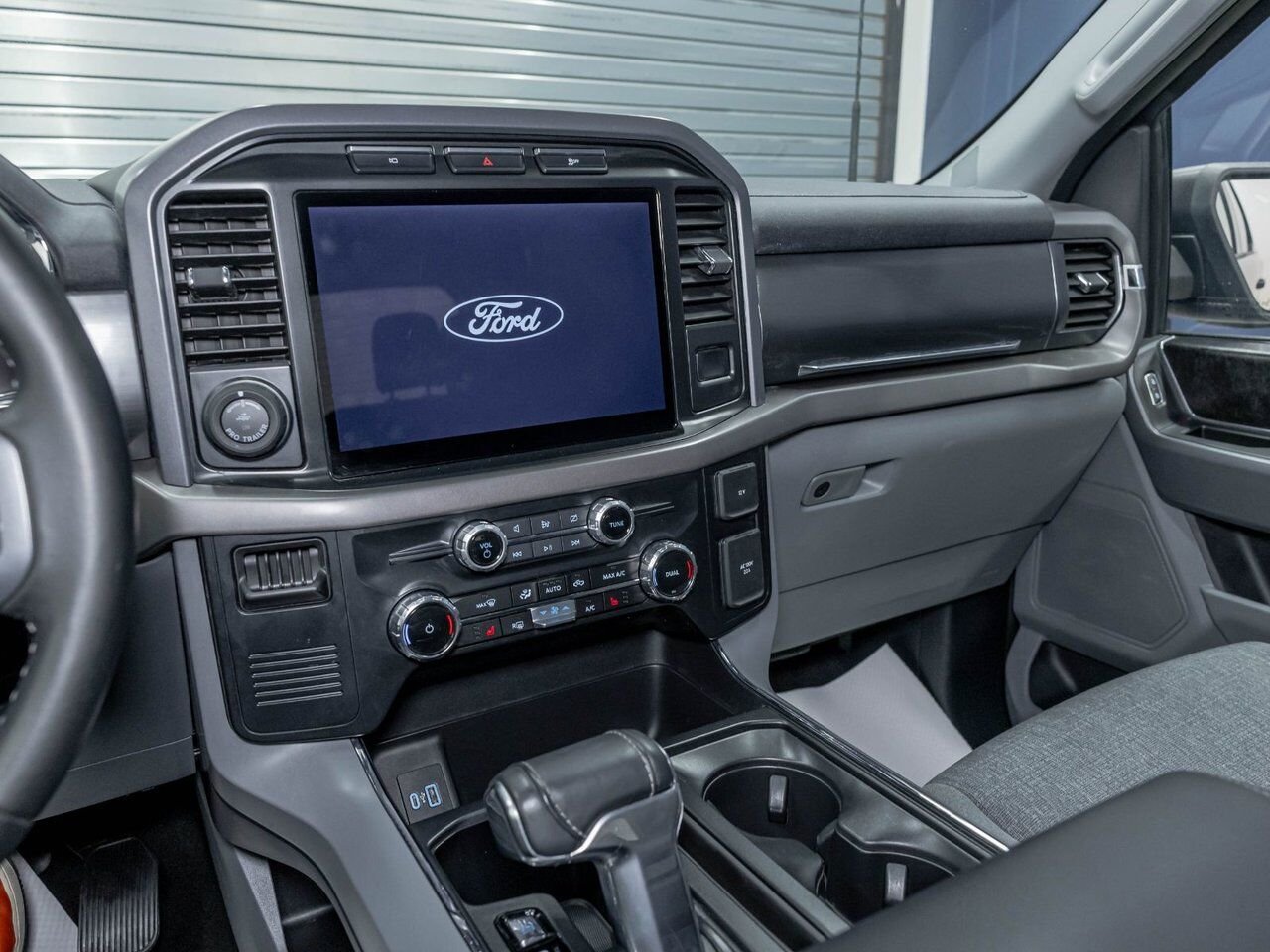 Ford F-150 Lightning XLT CREW 4X4 *SIEGES CHAUF* CAM 360 *CHARGE RAPIDE 2024 Noir Saint-Jérôme - photo #19