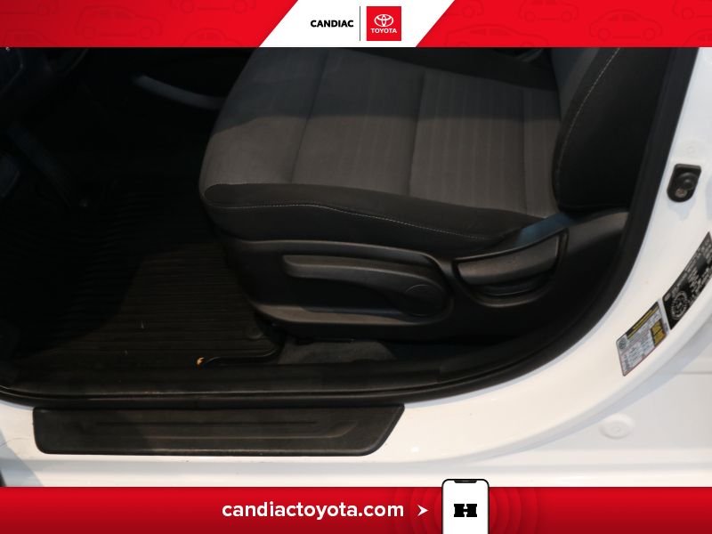 2017 Kia Forte White Blainville - photo #23