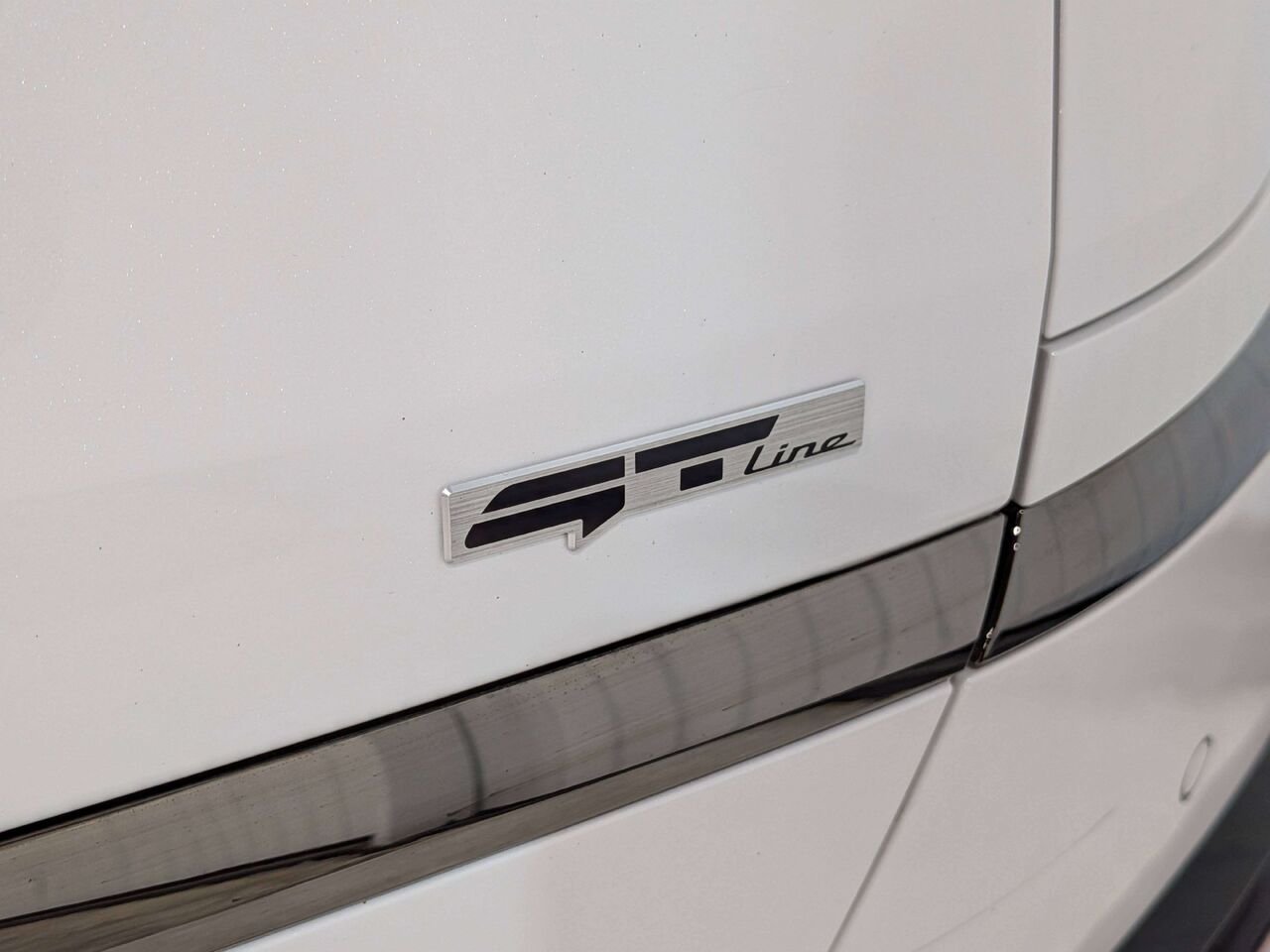 2024 Kia EV6 Land w/GT-Line Pkg 1 AWD White Val-David - photo #38