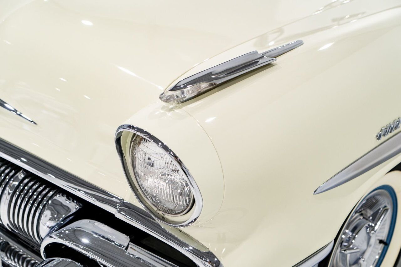 Pontiac Bonneville *PRICE IN USD* Fuel injected 347/315HP 1 of 630 produced 1957 Blanc Montréal - photo #37