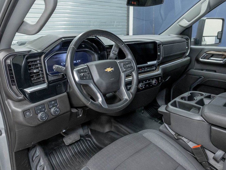 Chevrolet Silverado 2500HD LT CREW 4X4 V8 *NAV* BEDLINER CARPLAY *PNBV 9900* 2024 Gris