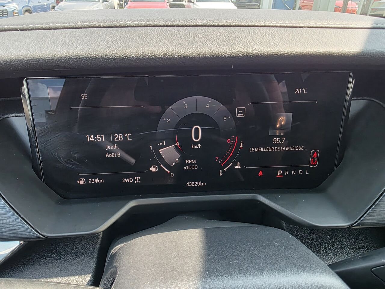 2024 GMC Acadia Elevation White Rouyn-Noranda - photo #15