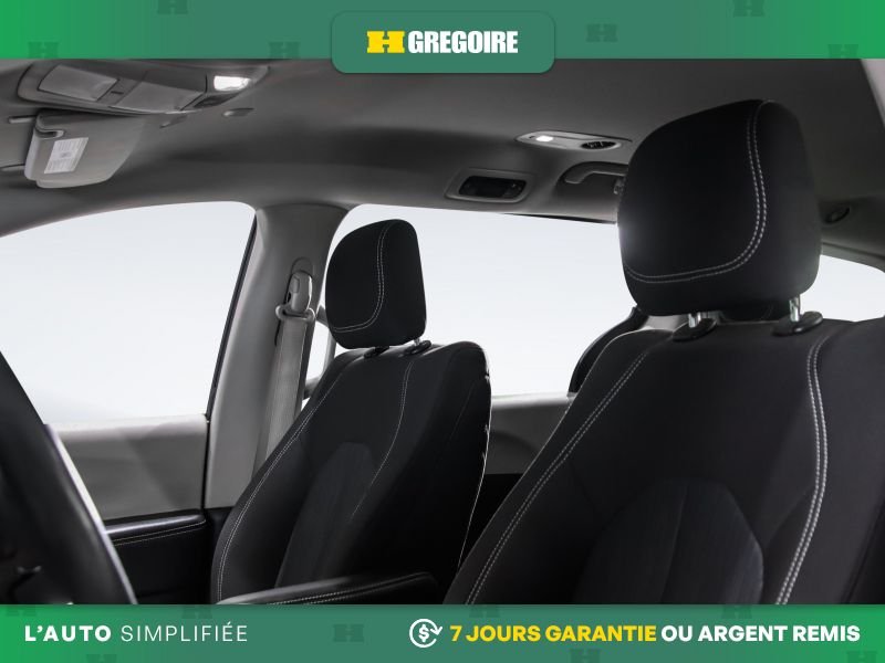 2022 Chrysler Grand Caravan Black Blainville - photo #10