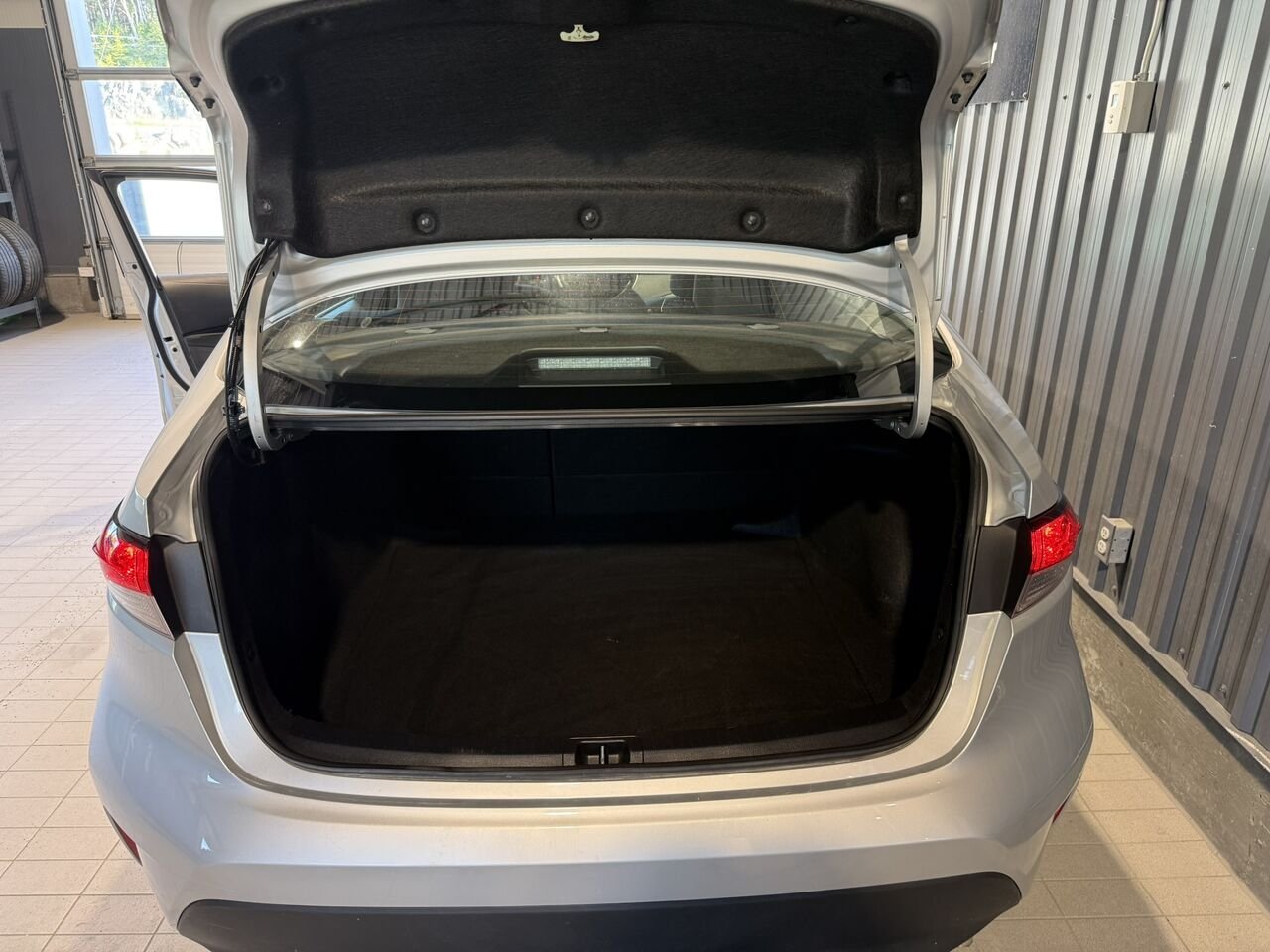 2024 Toyota Corolla White Rouyn-Noranda - photo #10