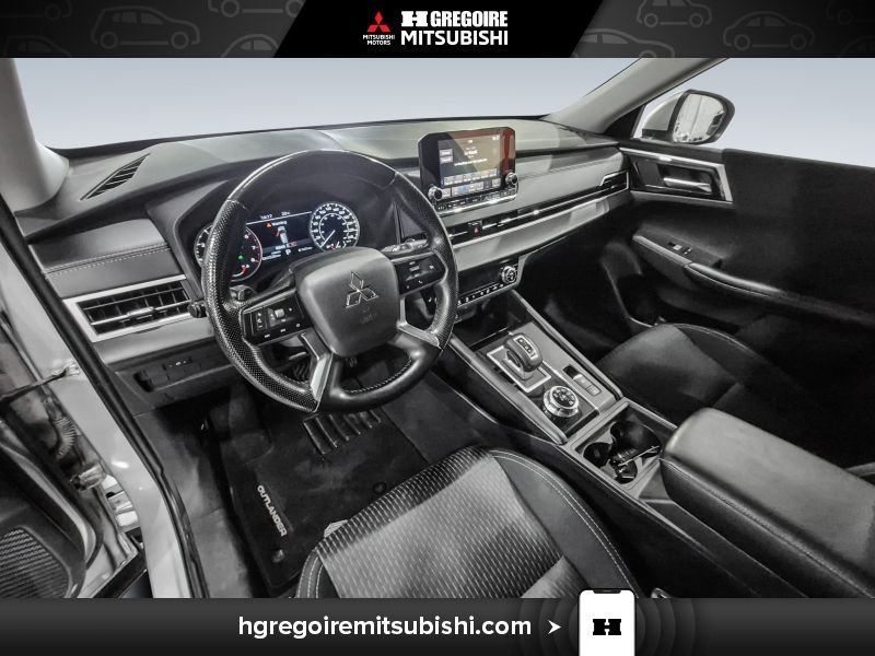 Mitsubishi Outlander 2022 Gris Blainville - photo #16