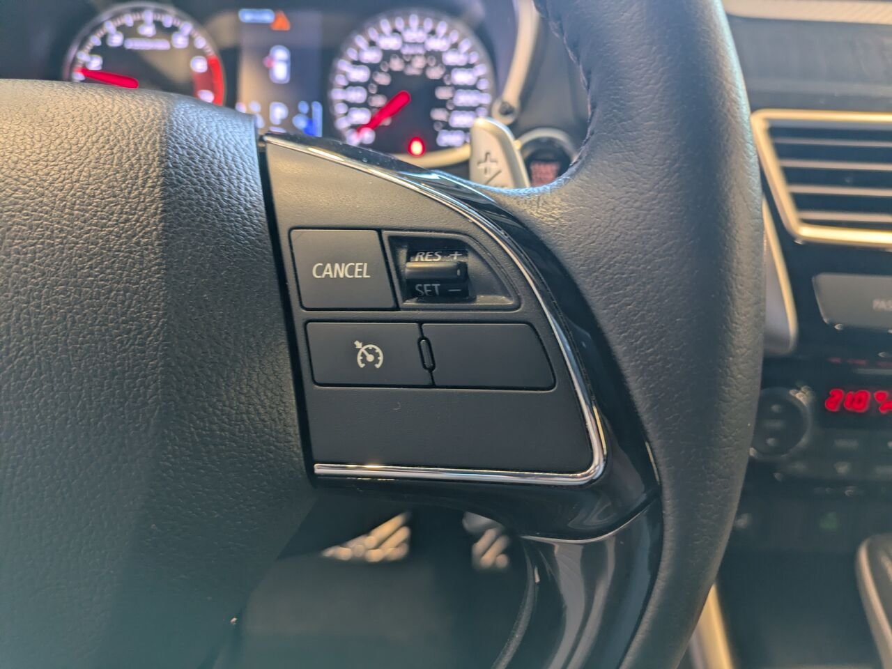 2020 Mitsubishi Eclipse Cross Grey Gatineau - photo #7
