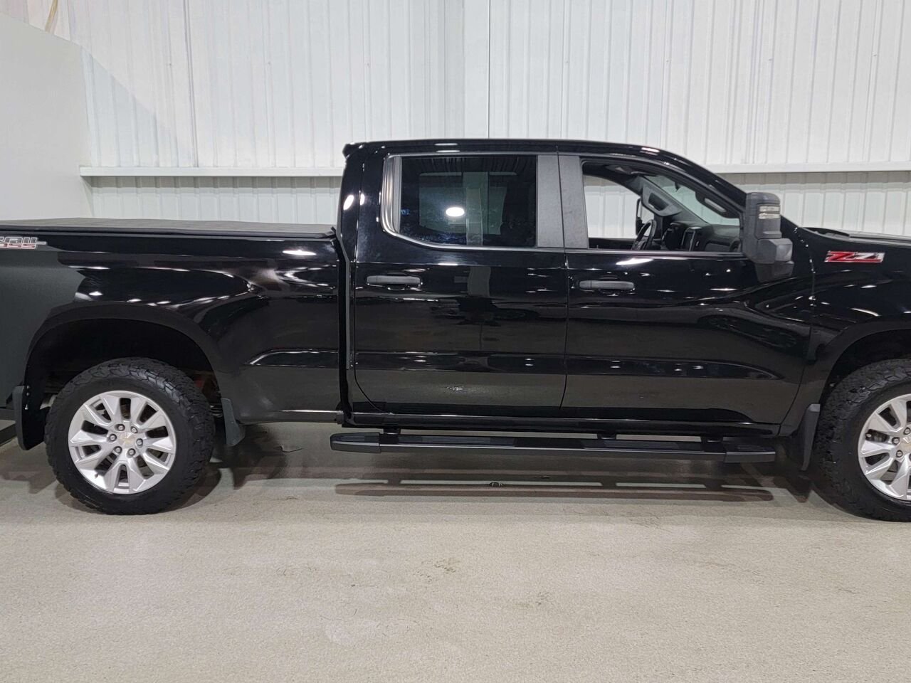 2022 Chevrolet Silverado 1500 LTD 4WD Crew Cab 157" Custom Trail Boss Black Val-David - photo #5