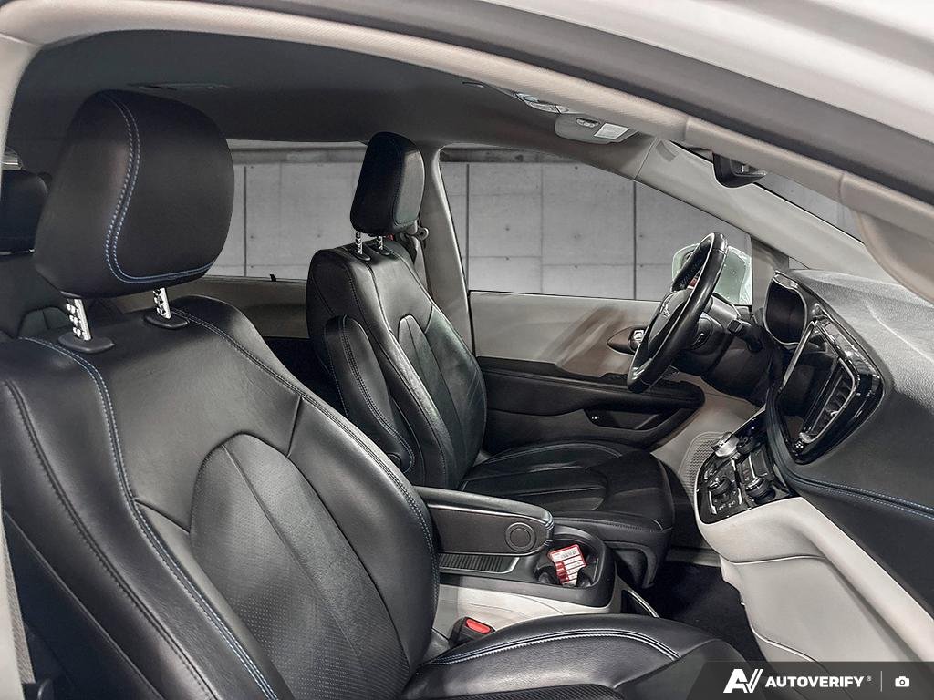 2021 Chrysler Pacifica Hybrid 2601324A | Touring L Plus White Edmonton - photo #19