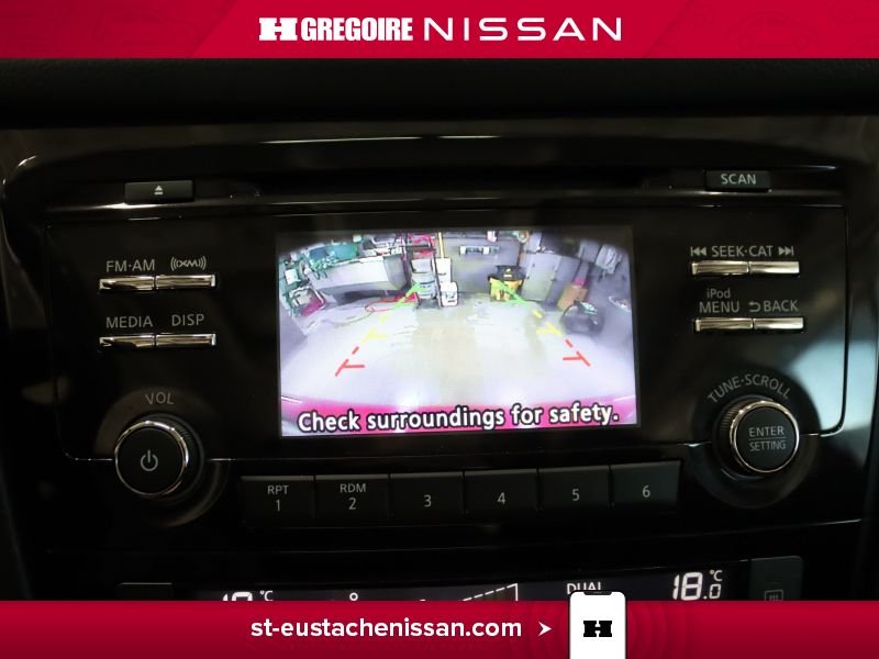 2017 Nissan Qashqai Red Saint-Eustache - photo #30