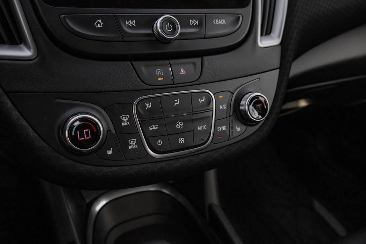 2025 Chevrolet Malibu 4dr Sdn 1LT Grey Sherwood Park - photo #25