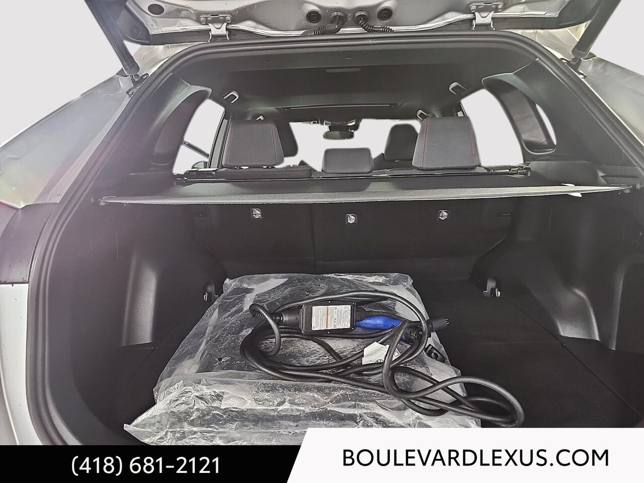 2023 Toyota RAV4 Prime (PHEV) Silver Quebec - photo #18