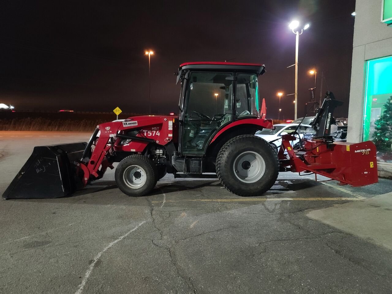 2023 TYM T574H Red  - photo #10