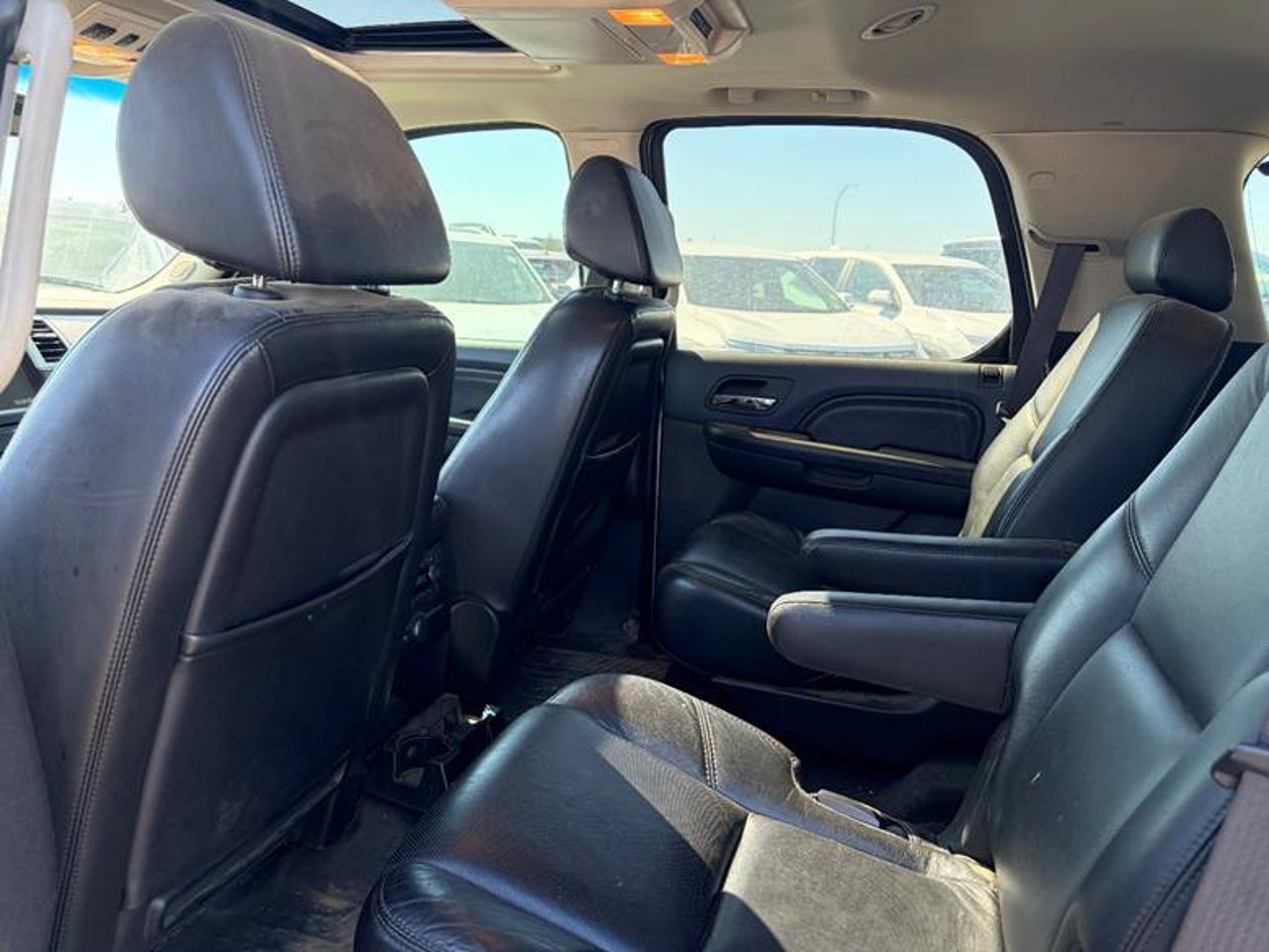 2008 Cadillac Escalade AWD 4dr White Sherwood Park - photo #5