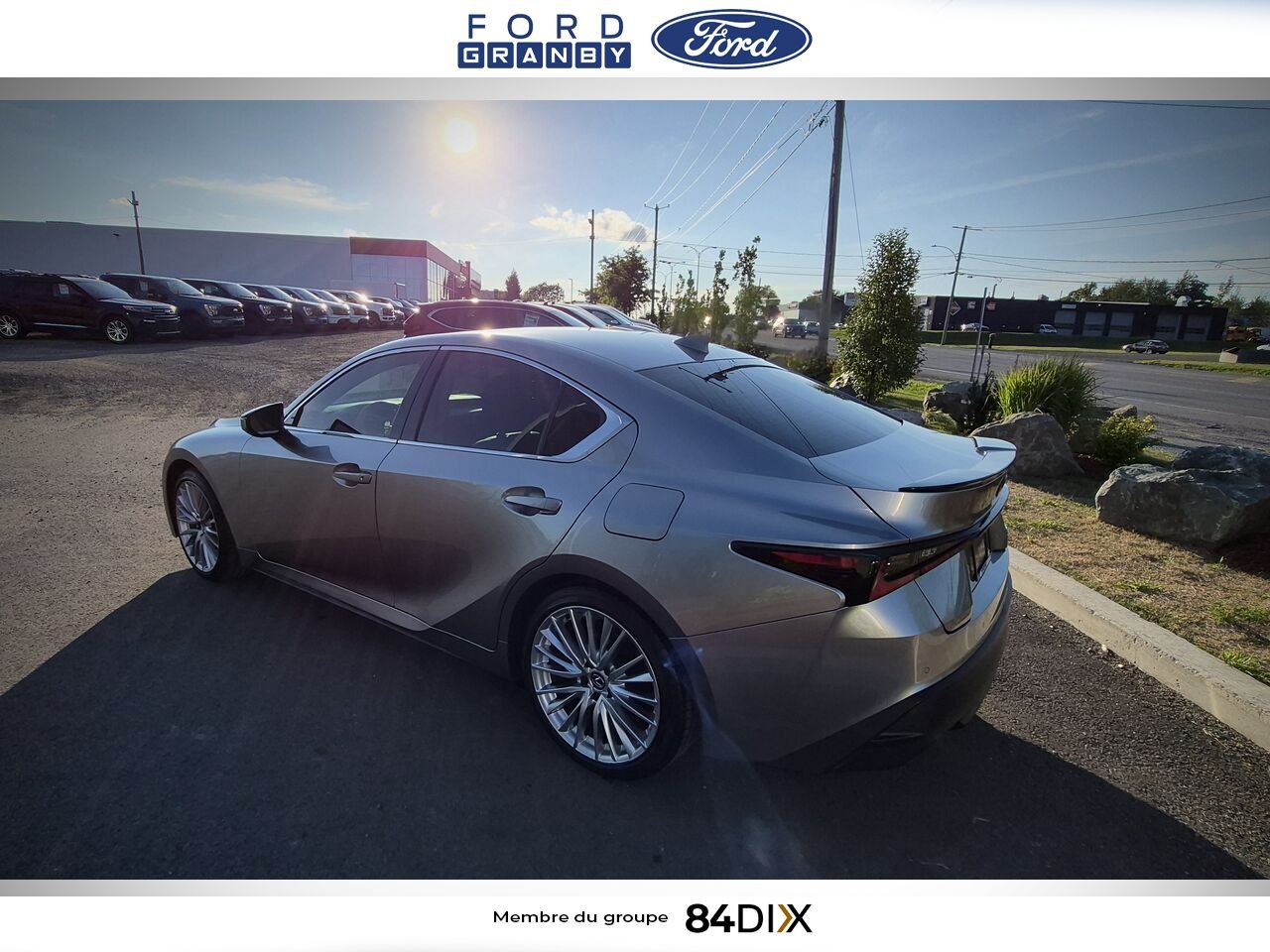 Lexus IS 2023 Argent Granby - photo #5
