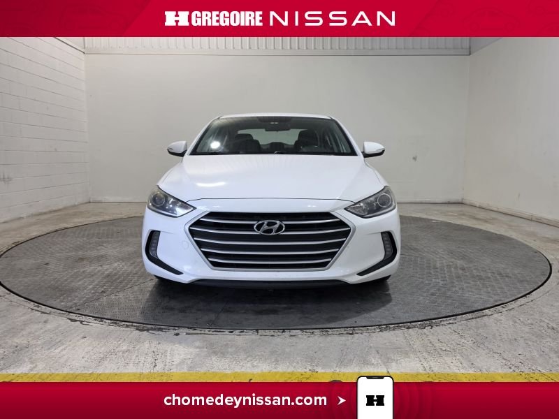 Hyundai Elantra CA7363 | GL * Caméra * Mag * Carplay * Bancs Chauffants 2018 Blanc Laval - photo #1
