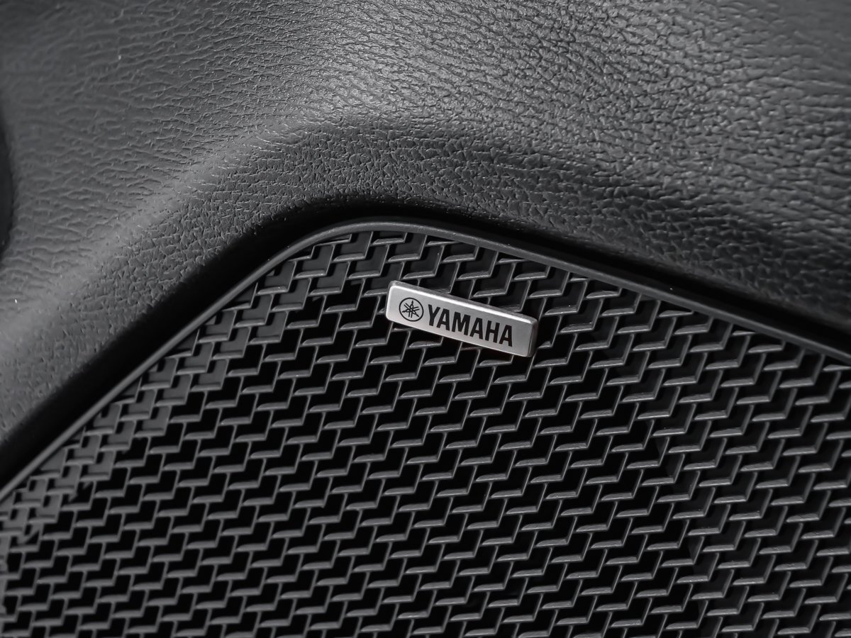 2025 Mitsubishi Outlander ES Black Montreal - photo #10
