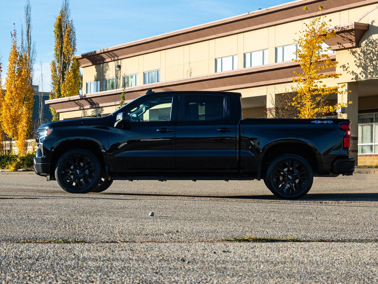 2024 Chevrolet Silverado 1500 4WD Crew Cab 147 RST Black Sherwood Park - photo #10
