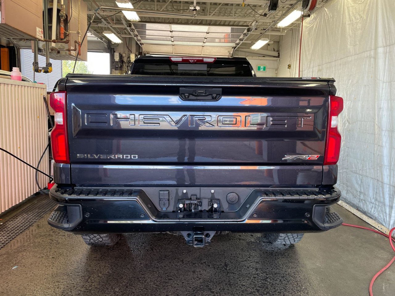 Chevrolet Silverado 1500 ZR2 CREW 4X4 V8 *TOIT* NAV SIÈGES VENTIL BOSE HUD 2023 Gris Saint-Jérôme - photo #7