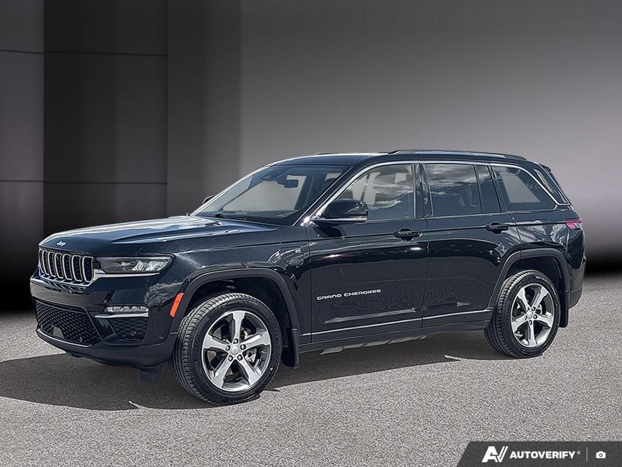 Jeep Grand Cherokee 4xe 1C4RJYB65N8746439 2022 Noir Mirabel - photo #0