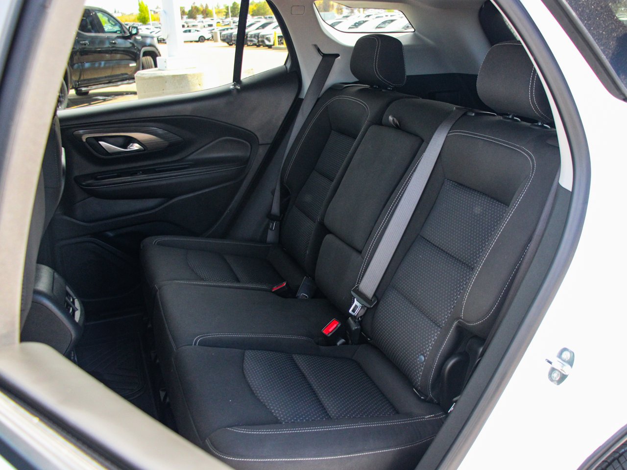 2024 GMC Terrain AWD 4dr SLE White Sherwood Park - photo #28