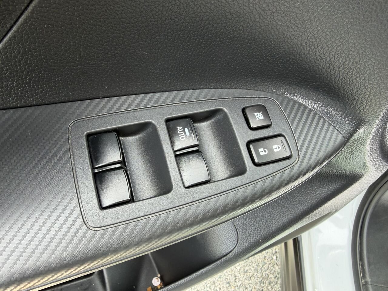 2023 Mitsubishi Eclipse Cross White Thetford Mines - photo #15