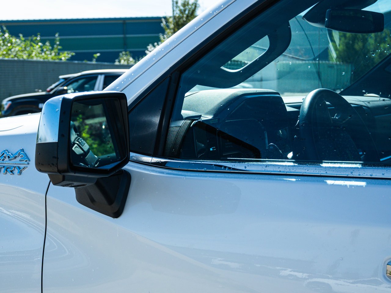 2024 Chevrolet Silverado 1500 4WD Crew Cab 147 High Country White Sherwood Park - photo #7